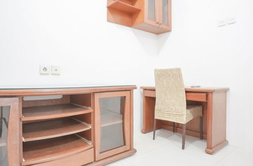 Photo 2 - Fully Furnished And Comfy 2Br Apartment At Gajah Mada Mediterania
