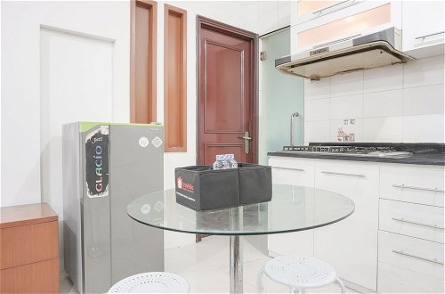 Photo 8 - Fully Furnished And Comfy 2Br Apartment At Gajah Mada Mediterania