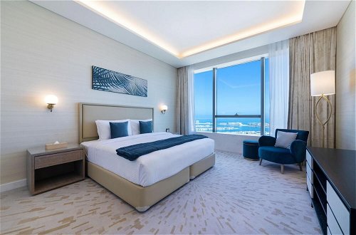 Photo 13 - Luxury Apt w Fabulous Views Over Palm Jumeirah