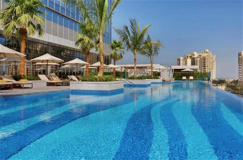 Photo 19 - Luxury Apt w Fabulous Views Over Palm Jumeirah