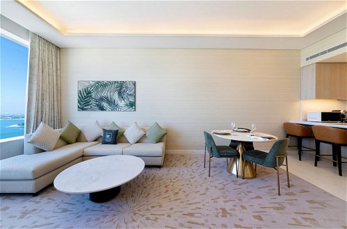 Photo 12 - Luxury Apt w Fabulous Views Over Palm Jumeirah