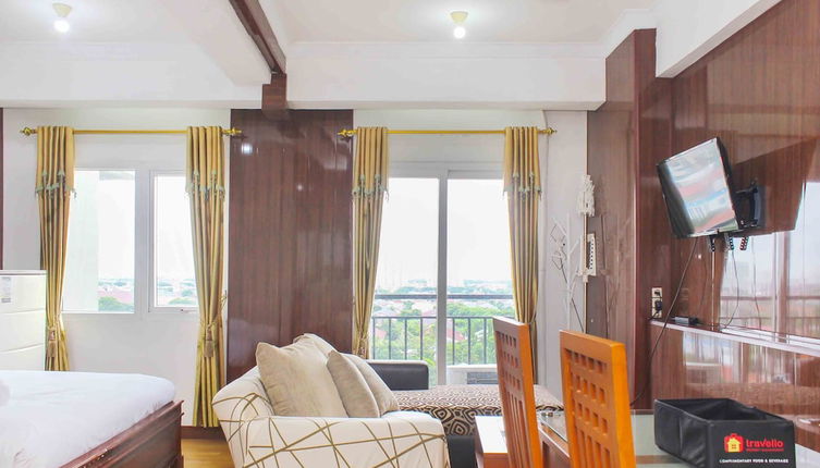 Photo 1 - Nice And Comfort Studio At Sunter Park View Apartment