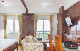 Photo 1 - Nice And Comfort Studio At Sunter Park View Apartment