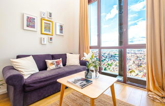 Photo 2 - Cozy Loft With Skyline View in Modern Residence