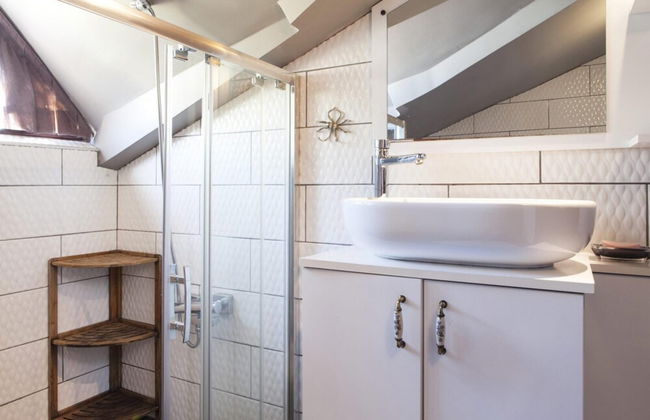 Charming Flat With a Lovely Terrace in Yenikoy - Foto 12