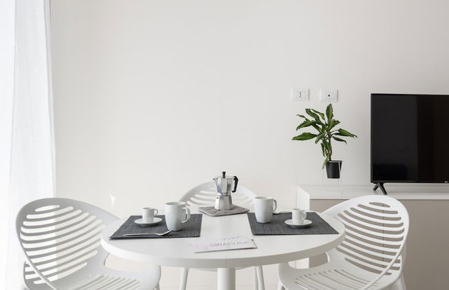 Dioniso Apartment With Balcony by Wonderful Italy - Photo 9