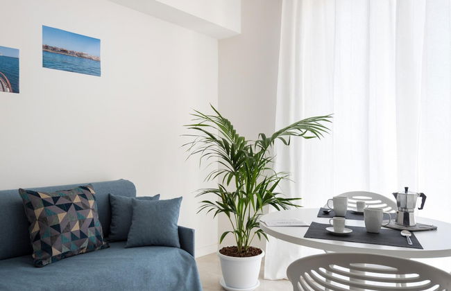 Dioniso Apartment With Balcony by Wonderful Italy - Photo 8