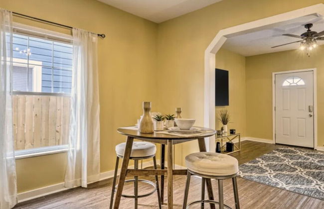 Urban Chic Townhome Near Downtown - Foto 12