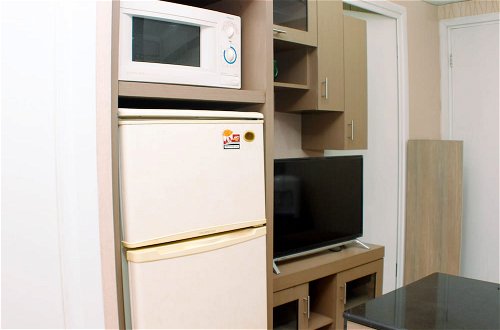 Photo 13 - Nice And Best Deal 2Br At Green Pramuka City Apartment