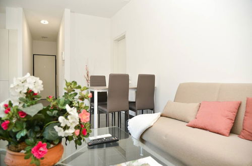 Foto 8 - New Central Plaza Apartment _1