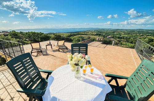 Foto 7 - Peaceful Villa in Montefiascone with Hot Tub