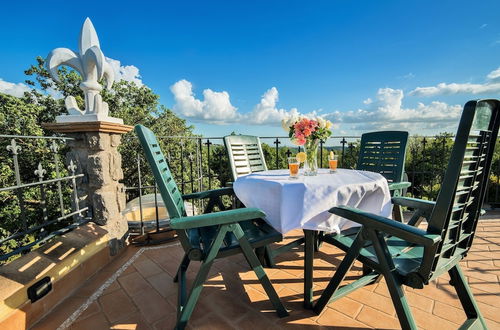 Photo 15 - Peaceful Villa in Montefiascone with Hot Tub