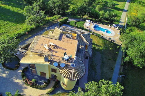 Photo 40 - Peaceful Villa in Montefiascone with Hot Tub