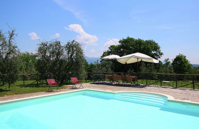 Villa With Swimming Pool in Marciano - Photo 17