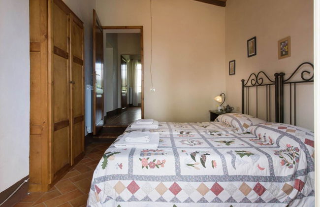 Villa With Swimming Pool in Marciano - Photo 2