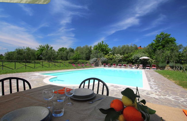 Villa With Swimming Pool in Marciano - Photo 16