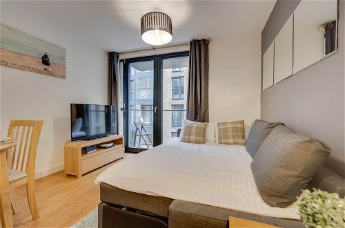 Foto 5 - Impeccable 1-bed Apartment in Birmingham