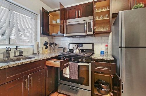 Photo 12 - Spacious & Furnished 3BR Apt Rogers Park