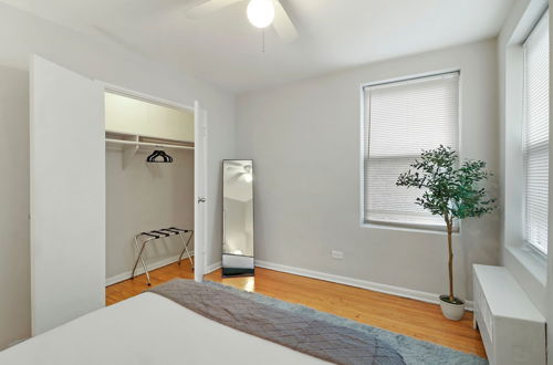 Foto 2 - Spacious & Furnished 3BR Apt Rogers Park