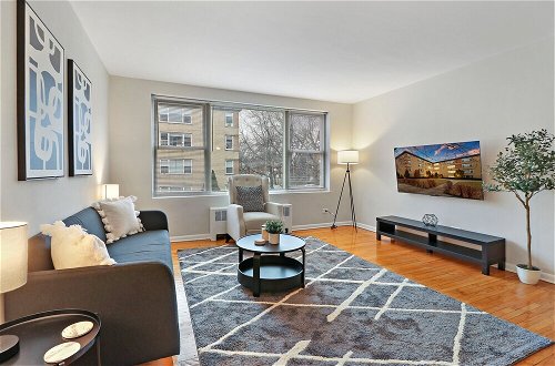 Photo 18 - Spacious & Furnished 3BR Apt Rogers Park