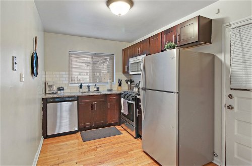 Photo 10 - Spacious & Furnished 3BR Apt Rogers Park
