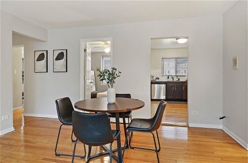 Photo 9 - Spacious & Furnished 3BR Apt Rogers Park