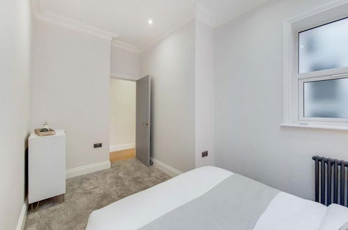 Photo 2 - Brand New Luxury 2-bed Apartment in London