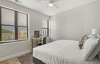 Photo 2 - 3BR Apt in Logan Square near Highlights