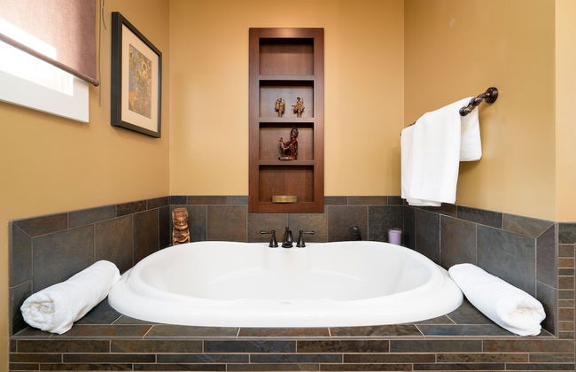 The Lakeview - Photo 18