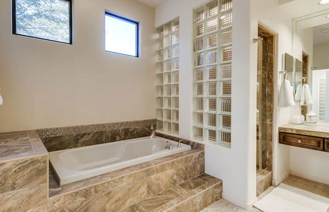 Casa Buenaluxurious Retreat w/2 Masters & Views! - Foto 12