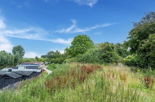 Photo 21 - Idyllic Holiday Home in Ooltgensplaat on the Water