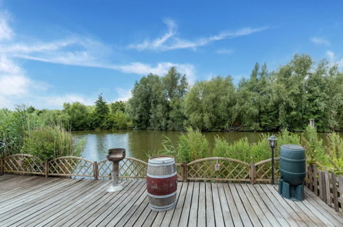 Photo 14 - Idyllic Holiday Home in Ooltgensplaat on the Water