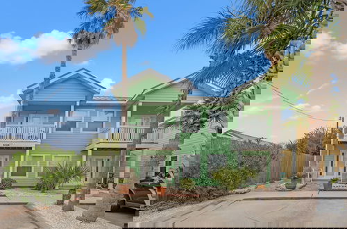 Foto 52 - Sago by the Sea: 2-bed, 2.5-bath Retreat Steps From the Beach, Sleeps 7!