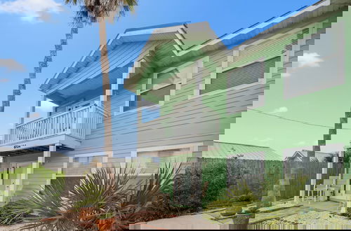 Foto 47 - Sago by the Sea: 2-bed, 2.5-bath Retreat Steps From the Beach, Sleeps 7!