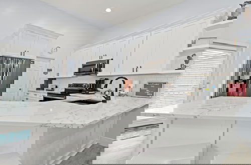 Foto 7 - Sago by the Sea: 2-bed, 2.5-bath Retreat Steps From the Beach, Sleeps 7!