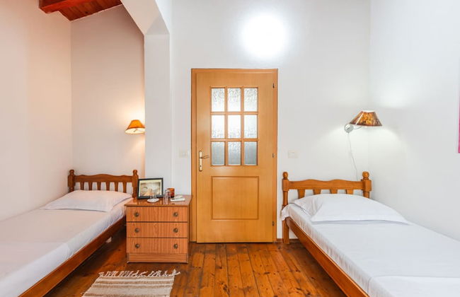 Guesthouse 'hapa të Lehtë' - Room 1 - Pro Bono - Foto 6