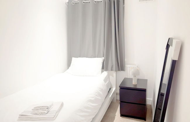 3-bed Apt-15 Mins to Heathrow-pet-friendly-parking - Foto 8