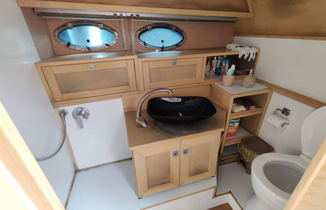 Fall in Love With the Amalfi Coast Charming Boat Rental in Naples - Photo 3