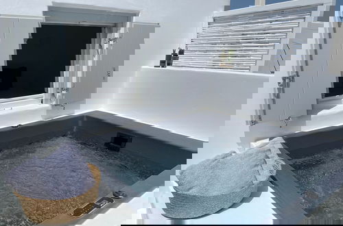 Foto 15 - Mykonos 22 Superb Town Penthouse With Jacuzzi Spa