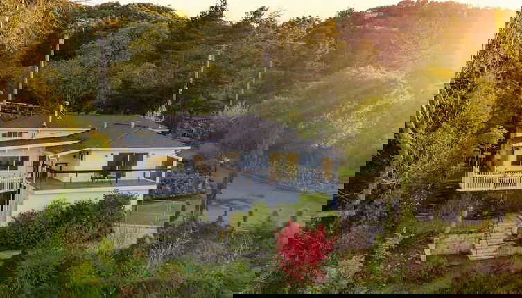Foto 1 - Modern Sonoma Stay w/ Spacious Deck, Views & Prime Location Bennett