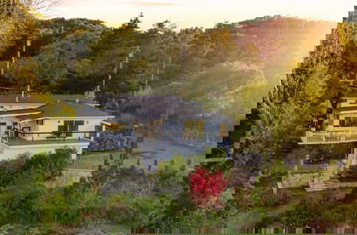 Foto 1 - Modern Sonoma Stay w/ Spacious Deck, Views & Prime Location Bennett