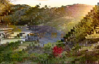 Foto 1 - Modern Sonoma Stay w/ Spacious Deck, Views & Prime Location Bennett