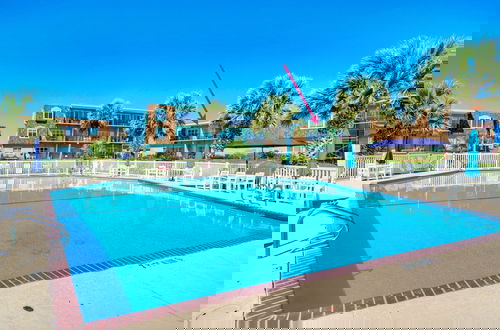 Foto 6 - Blue Water Bliss by Avantstay Boardwalk to Beach