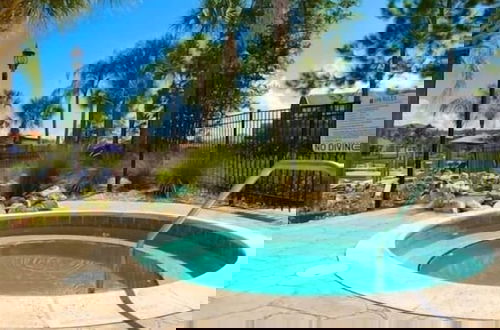 Foto 12 - 3br, 2.5ba Townhome W/ Lake View, Sunny Rear Yard 3 Bedroom Townhouse by RedAwning