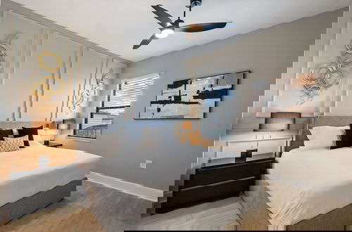 Foto 8 - Luxurious 15br Villa With Lake View & Game/theater
