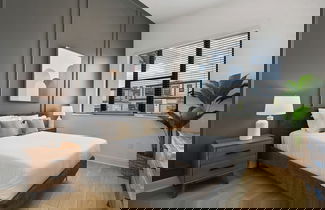 Foto 2 - Luxurious 15br Villa With Lake View & Game/theater