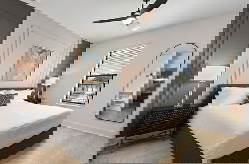Foto 19 - Luxurious 15br Villa With Lake View & Game/theater