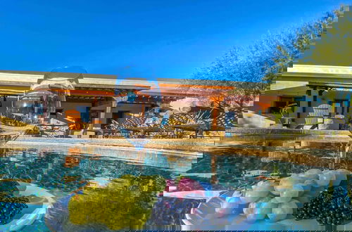 Photo 2 - La Puerta Azul - Stunning Desert Retreat Pool Spa