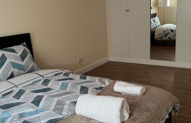 2 Bed Flat - Sleeps 4 - Parking - Wifi - Foto 2