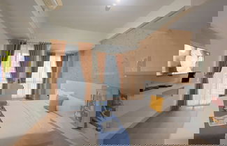 Foto 3 - Cozy And Best Deal Studio Apartment Grand Dhika City